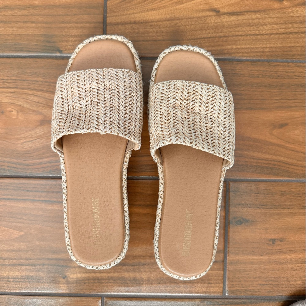 Cushionaire Women's Woven Beige Platform Slide Sandals (8 Wide)